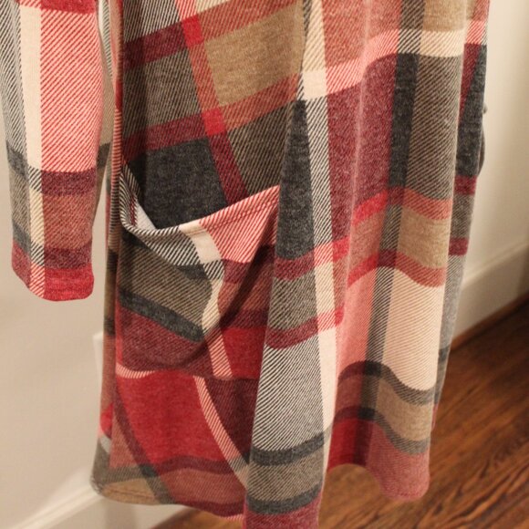 Discount Divas Beautiful Plaid Dress Size Medium - Picture 4 of 5